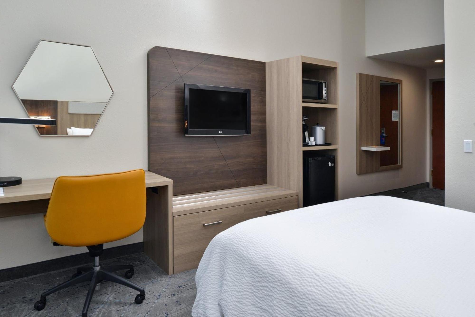 Holiday Inn Express Lewisburg - New Columbia, An Ihg Hotel Экстерьер фото