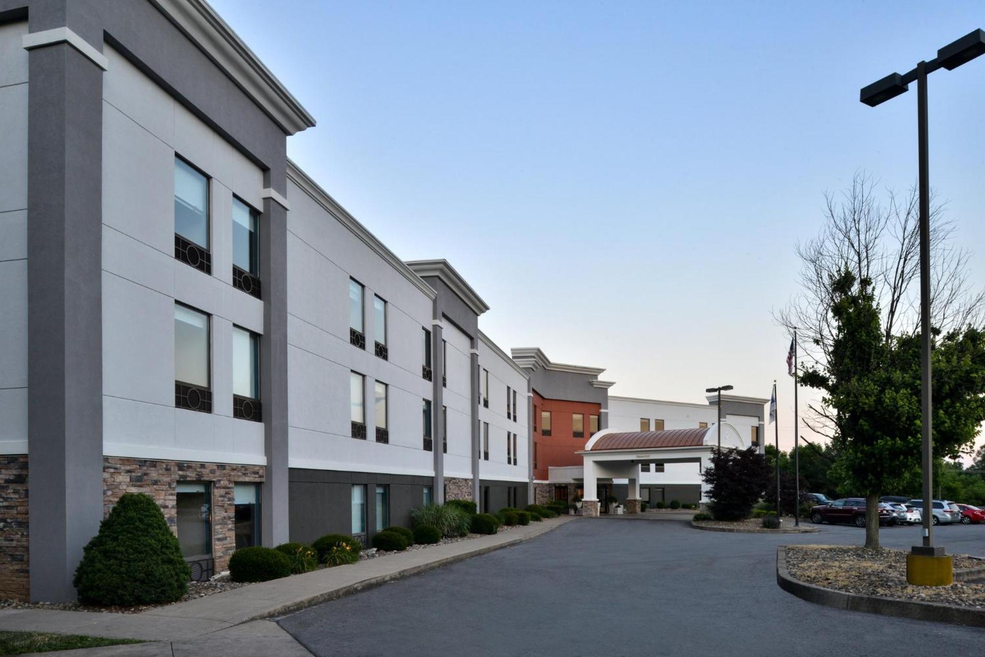 Holiday Inn Express Lewisburg - New Columbia, An Ihg Hotel Экстерьер фото