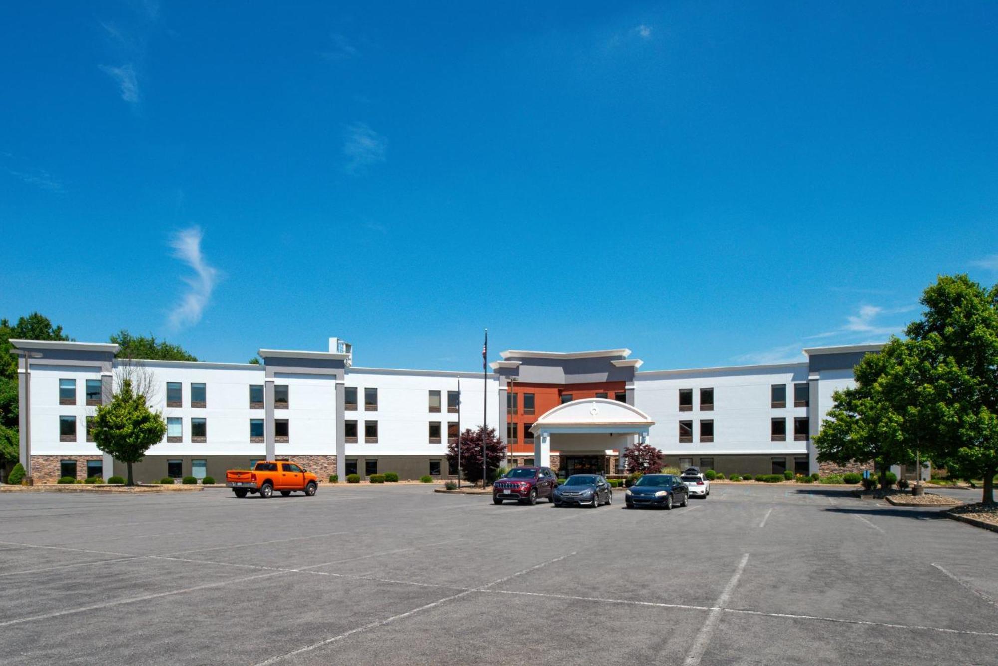 Holiday Inn Express Lewisburg - New Columbia, An Ihg Hotel Экстерьер фото