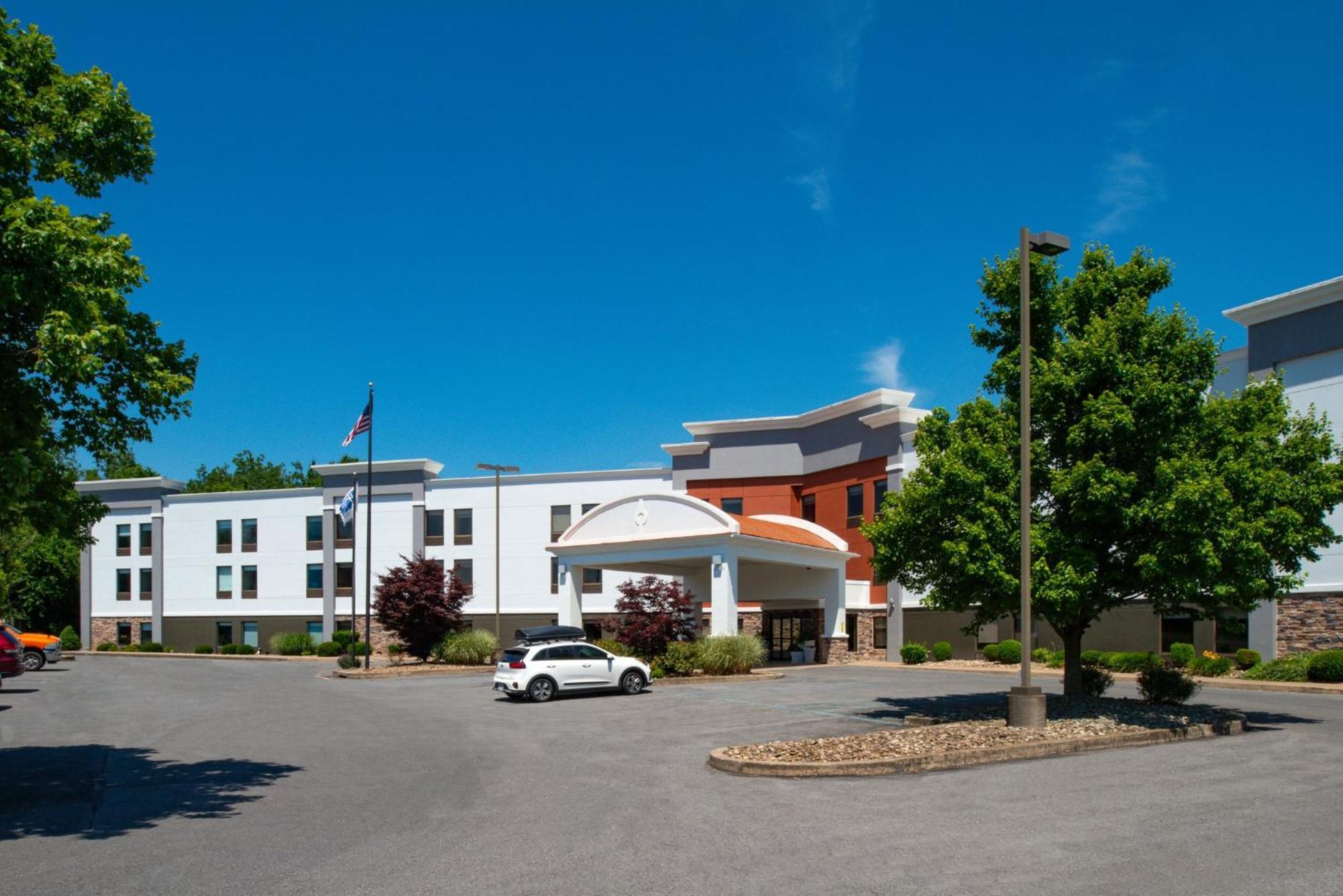 Holiday Inn Express Lewisburg - New Columbia, An Ihg Hotel Экстерьер фото